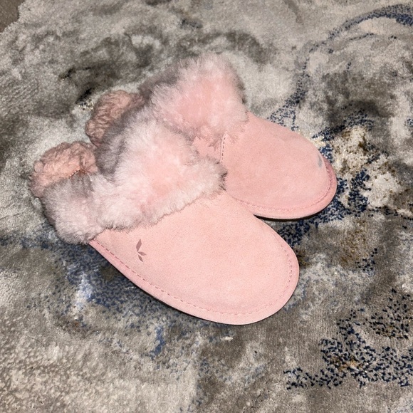 Women’s KoolaBurra Slippers - Picture 2 of 6